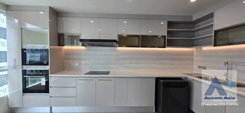 11  3 br Apartment For Rent in Sukhumvit ,Bangkok BTS Asok - MRT Sukhumvit at Serviced Apartment with Park view AA46207