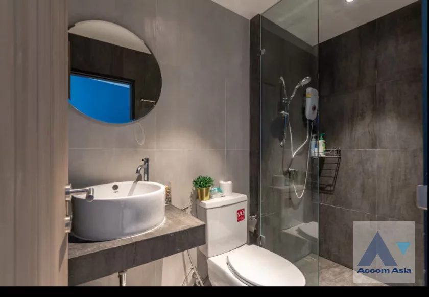 5  3 br Townhouse For Rent in Sukhumvit ,Bangkok BTS Thong Lo AA46233