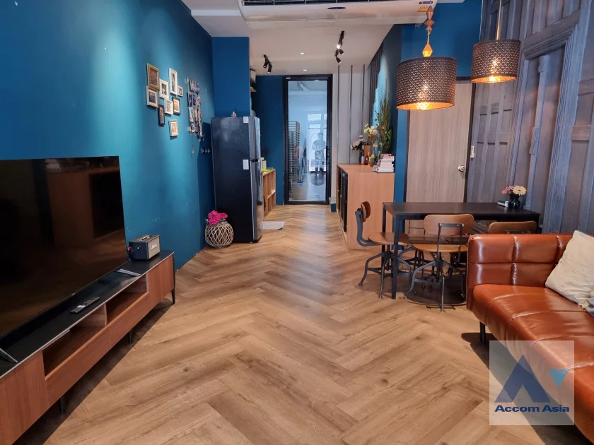  1  3 br Townhouse For Rent in Sukhumvit ,Bangkok BTS Thong Lo AA46233