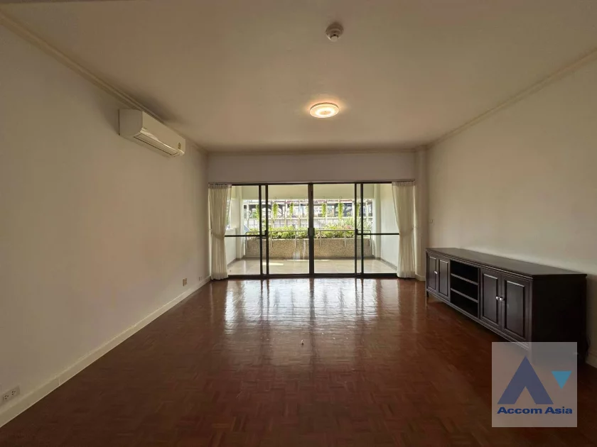 unit 3 Bedrooms  Apartment For Rent in Sathorn, Bangkok  near BTS Chong Nonsi - BRT Technic Krungthep (AA46234)