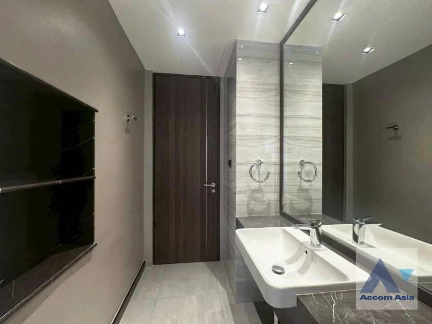 17  2 br Apartment for rent and sale in Sukhumvit ,Bangkok BTS Phrom Phong at Serene Place with Modern Style AA46235