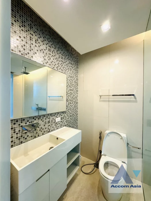 5  1 br Condominium for rent and sale in Sukhumvit ,Bangkok BTS Asok at The Room Sukhumvit 21 AA46245