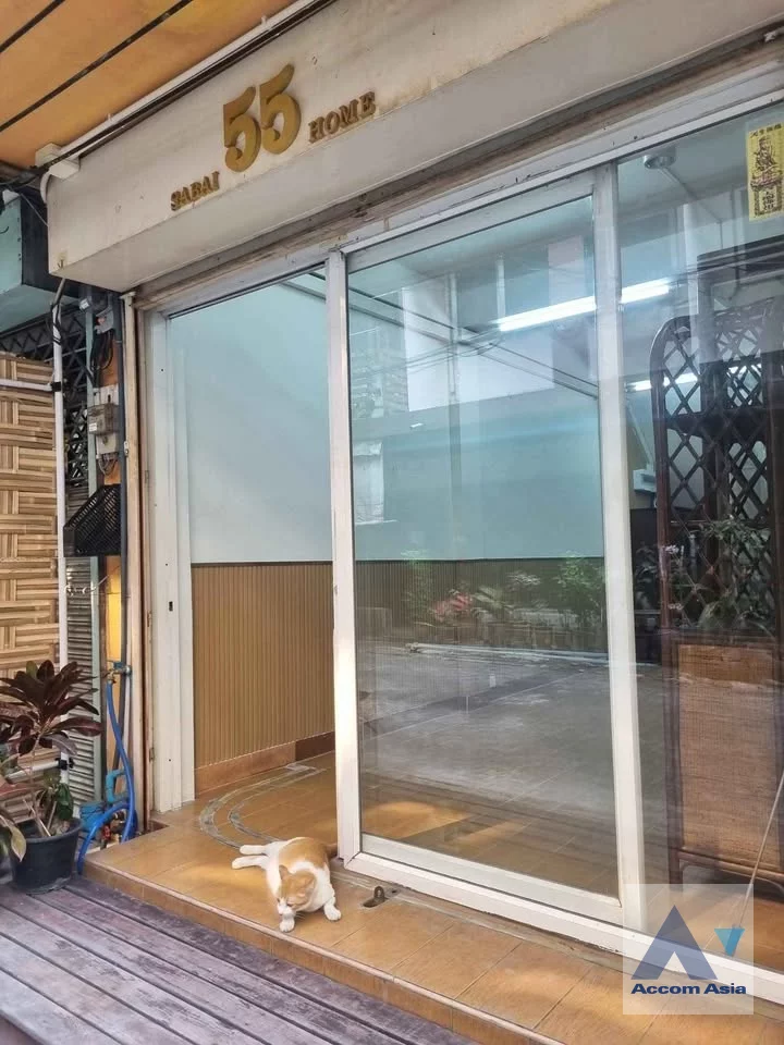  1  3 br Shophouse For Sale in Sukhumvit ,Bangkok BTS Bang Chak AA46246