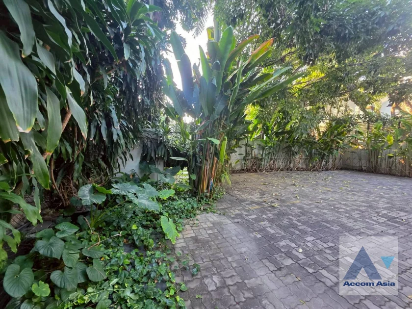 4  Land For Rent in Sukhumvit ,Bangkok BTS Phrom Phong AA46254