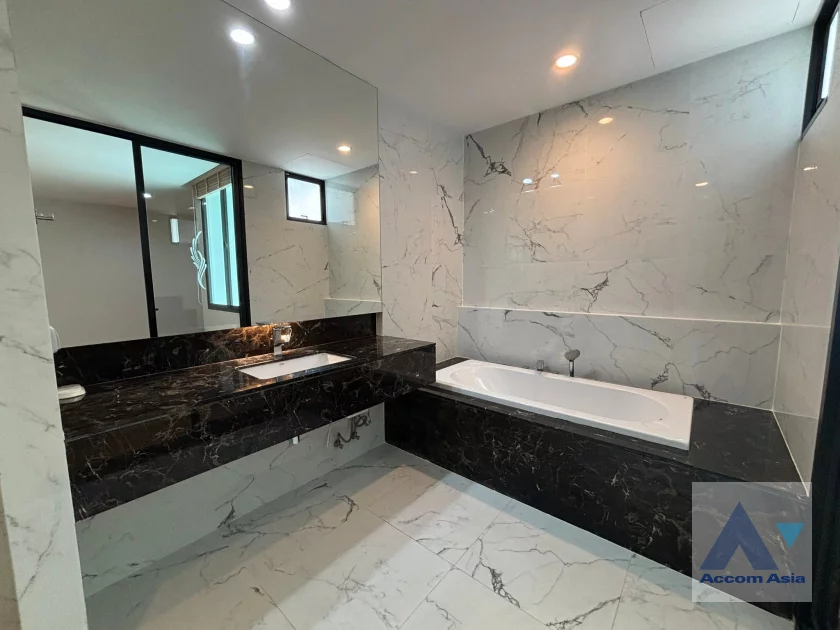 18  3 br Townhouse for rent and sale in Krungthep Kreetha ,Bangkok  at Nirvana Define Srinakarin-Rama9 AA46256