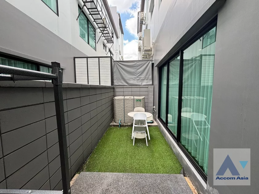 19  3 br Townhouse for rent and sale in Krungthep Kreetha ,Bangkok  at Nirvana Define Srinakarin-Rama9 AA46256