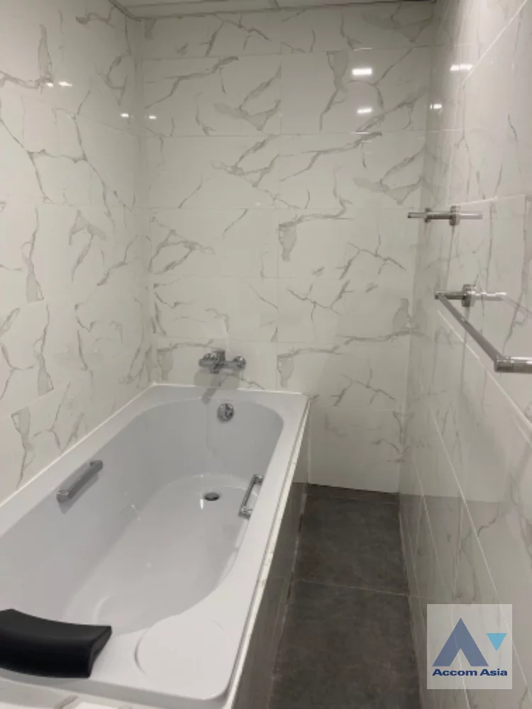 12  3 br Condominium For Rent in Ratchadaphisek ,Bangkok  at Sun Palace AA46257
