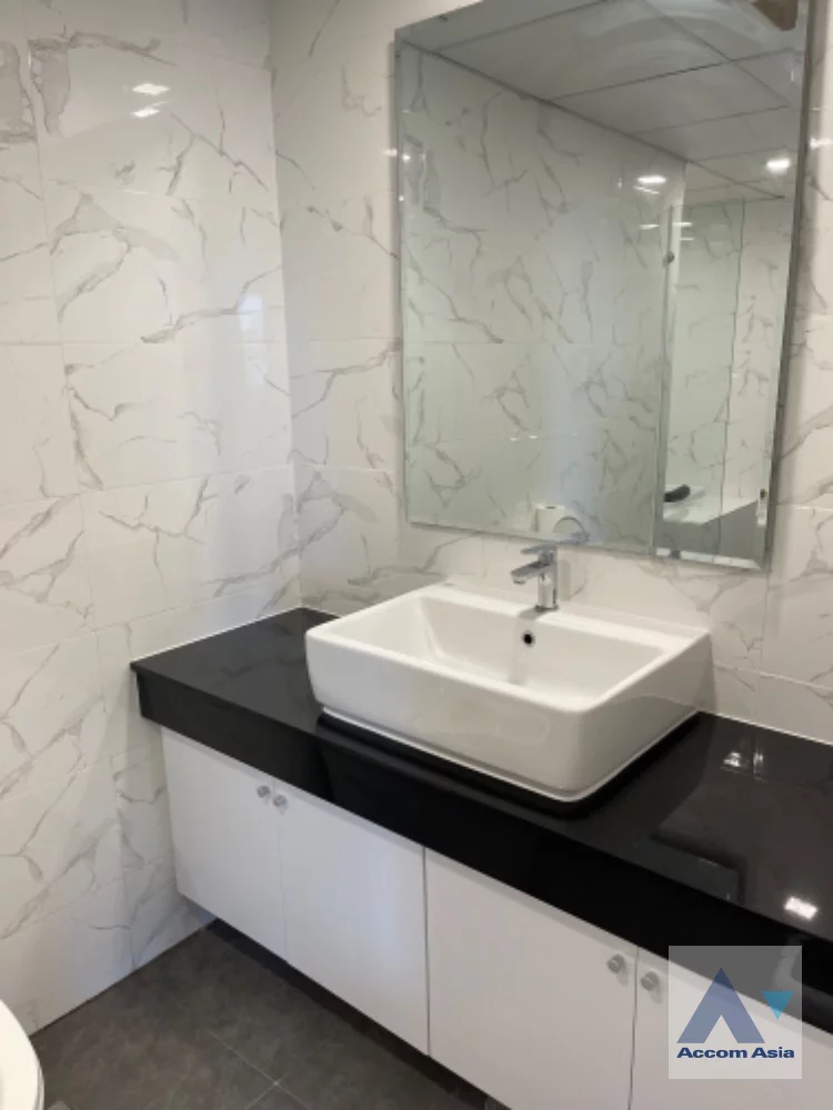 13  3 br Condominium For Rent in Ratchadaphisek ,Bangkok  at Sun Palace AA46257