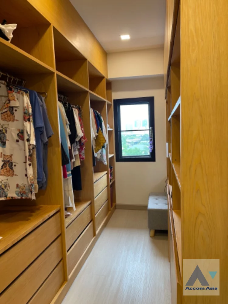 17  3 br Condominium For Rent in Ratchadaphisek ,Bangkok  at Sun Palace AA46257