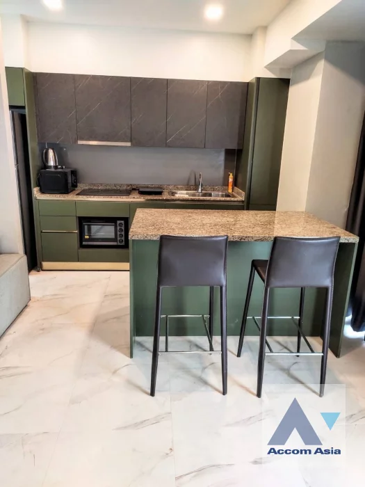 4  3 br Condominium For Rent in Ratchadaphisek ,Bangkok  at Sun Palace AA46257