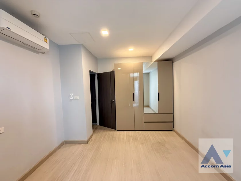 13  3 br Condominium For Rent in Ratchadaphisek ,Bangkok  at Sun Palace AA46257