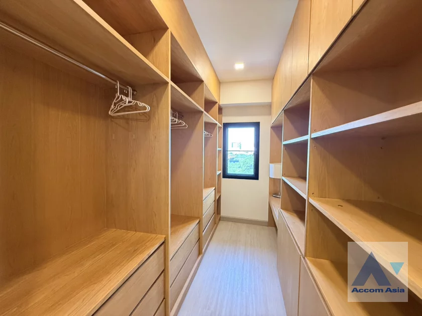 11  3 br Condominium For Rent in Ratchadaphisek ,Bangkok  at Sun Palace AA46257