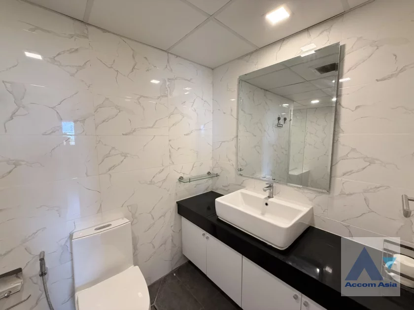 16  3 br Condominium For Rent in Ratchadaphisek ,Bangkok  at Sun Palace AA46257