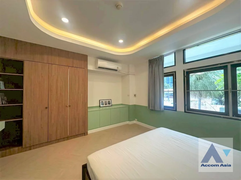 7  2 br Apartment for rent and sale in Sukhumvit ,Bangkok BTS Phrom Phong at Low-rise apartment in the city center AA46258