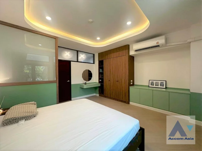 6  2 br Apartment for rent and sale in Sukhumvit ,Bangkok BTS Phrom Phong at Low-rise apartment in the city center AA46258