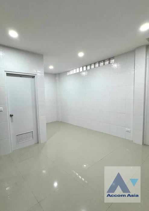 10  2 br Townhouse for rent and sale in Sukhumvit ,Bangkok BTS On Nut AA46261