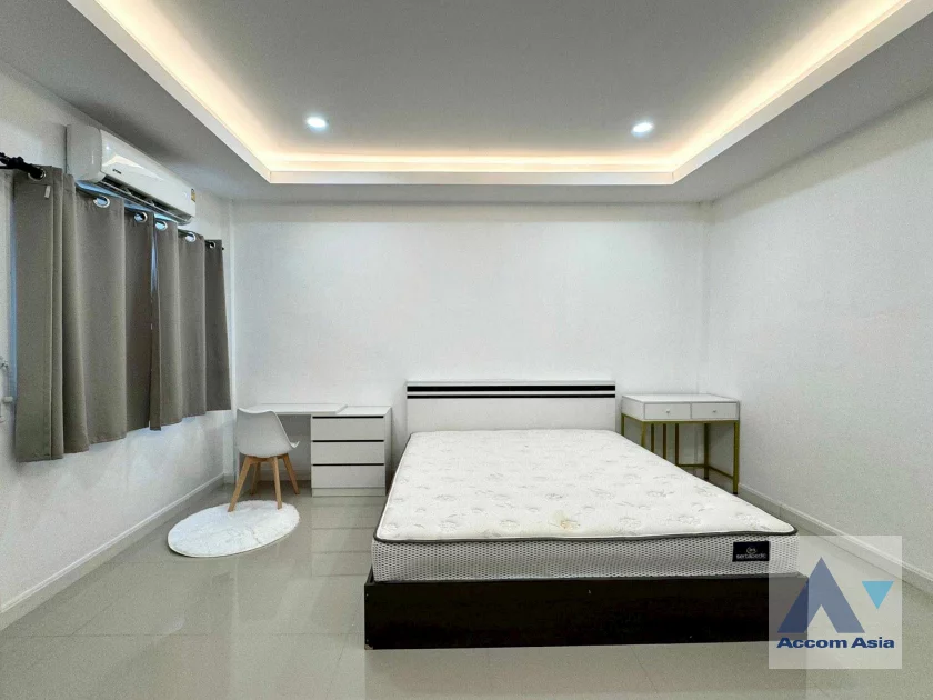 7  2 br Townhouse for rent and sale in Sukhumvit ,Bangkok BTS On Nut AA46261