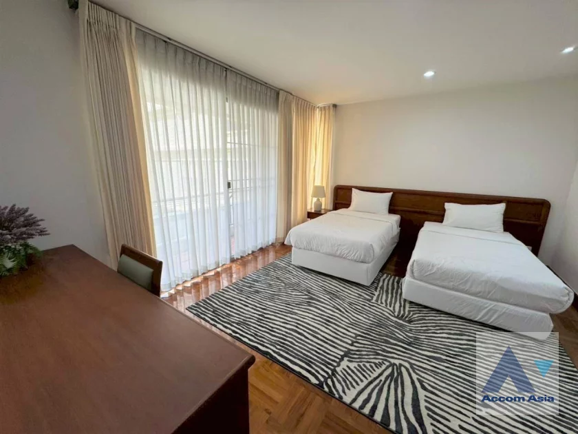 12  3 br Apartment for rent and sale in Sukhumvit ,Bangkok BTS Phrom Phong at Thai Colonial Style AA46267