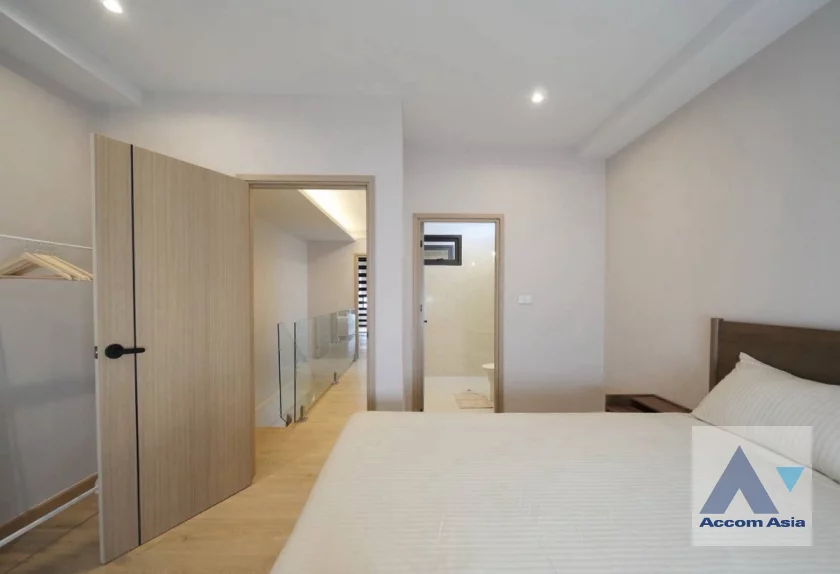 11  2 br Townhouse for rent and sale in Sukhumvit ,Bangkok BTS Asok AA46268