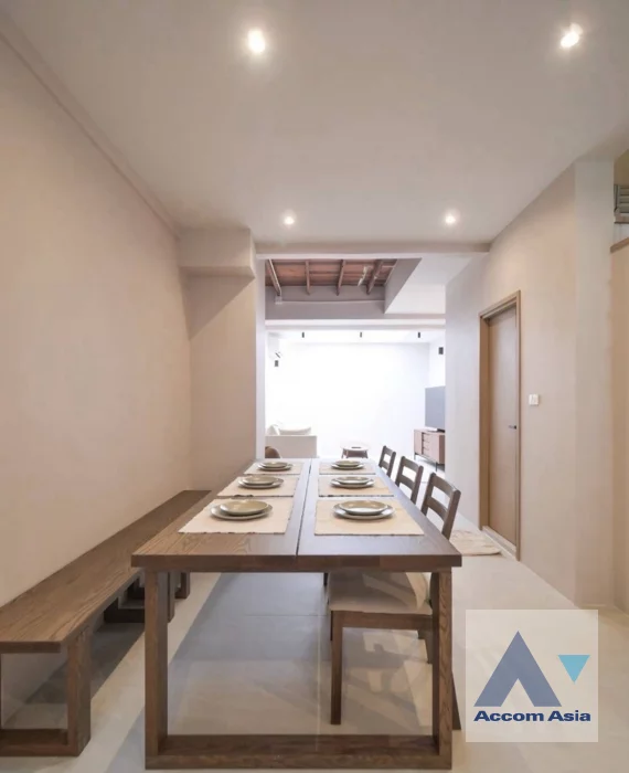 8  2 br Townhouse for rent and sale in Sukhumvit ,Bangkok BTS Asok AA46268