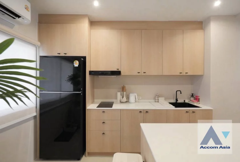 6  2 br Townhouse for rent and sale in Sukhumvit ,Bangkok BTS Asok AA46268