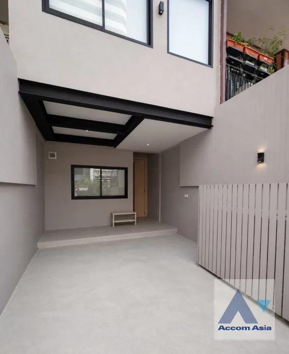 16  2 br Townhouse for rent and sale in Sukhumvit ,Bangkok BTS Asok AA46268