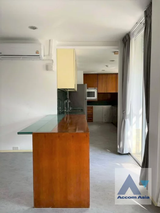 4  3 br Apartment for rent and sale in Sukhumvit ,Bangkok BTS Phrom Phong at Low-rise apartment in the city center AA46273