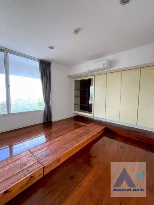 7  3 br Apartment for rent and sale in Sukhumvit ,Bangkok BTS Phrom Phong at Low-rise apartment in the city center AA46273