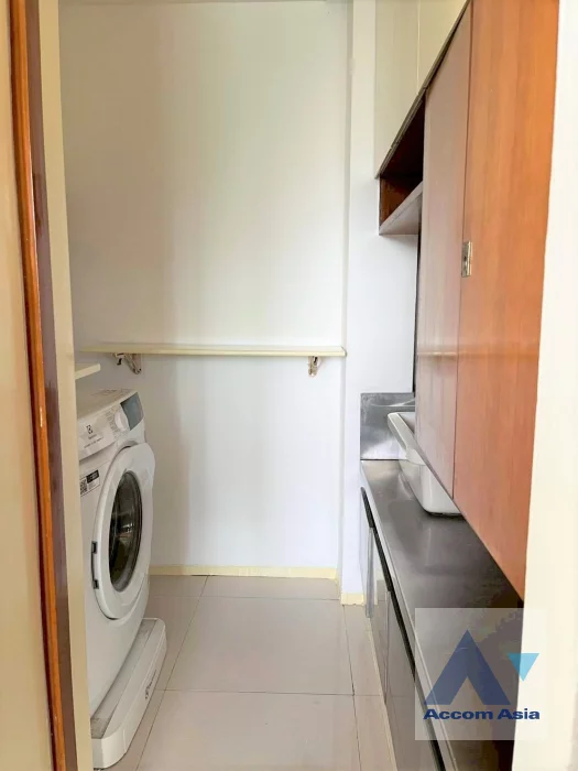 17  3 br Apartment for rent and sale in Sukhumvit ,Bangkok BTS Phrom Phong at Low-rise apartment in the city center AA46273