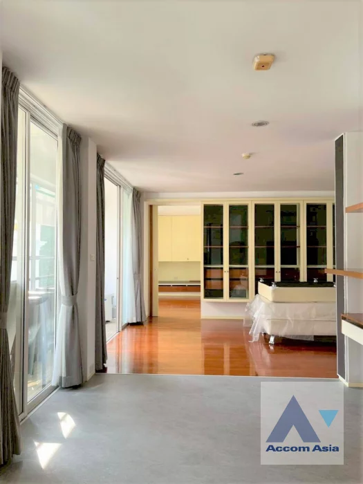 8  3 br Apartment for rent and sale in Sukhumvit ,Bangkok BTS Phrom Phong at Low-rise apartment in the city center AA46273