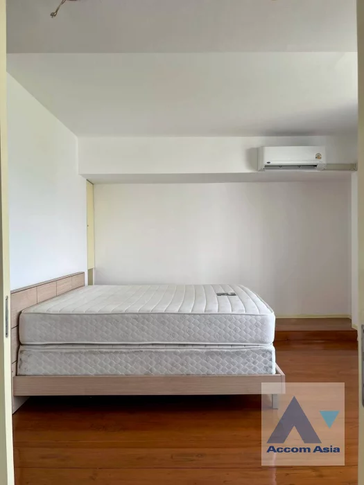 5  3 br Apartment for rent and sale in Sukhumvit ,Bangkok BTS Phrom Phong at Low-rise apartment in the city center AA46273