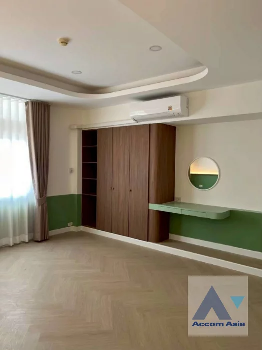 17  2 br Apartment for rent and sale in Sukhumvit ,Bangkok BTS Phrom Phong at Low-rise apartment in the city center AA46274