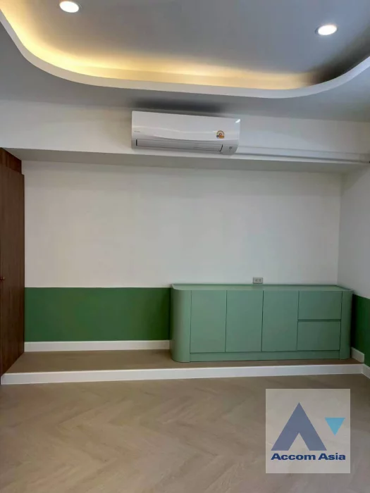 19  2 br Apartment for rent and sale in Sukhumvit ,Bangkok BTS Phrom Phong at Low-rise apartment in the city center AA46274