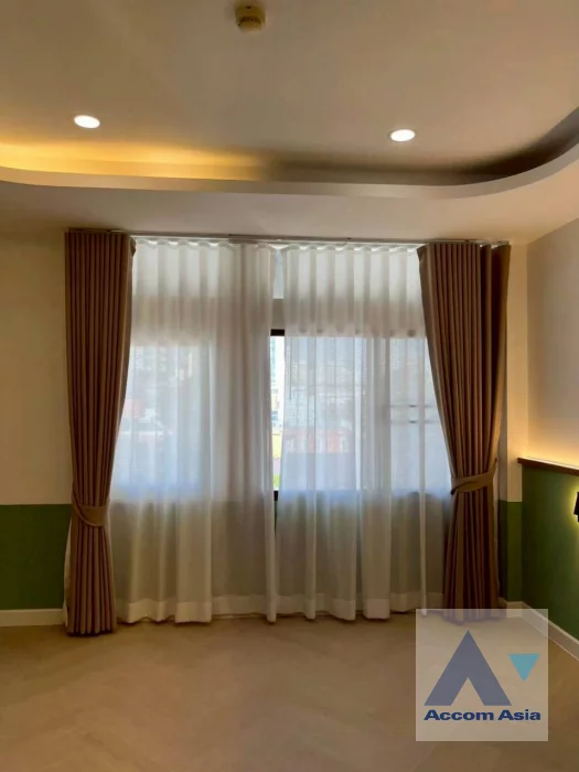 16  2 br Apartment for rent and sale in Sukhumvit ,Bangkok BTS Phrom Phong at Low-rise apartment in the city center AA46274