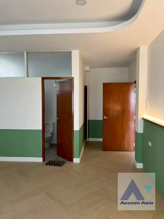 15  2 br Apartment for rent and sale in Sukhumvit ,Bangkok BTS Phrom Phong at Low-rise apartment in the city center AA46274