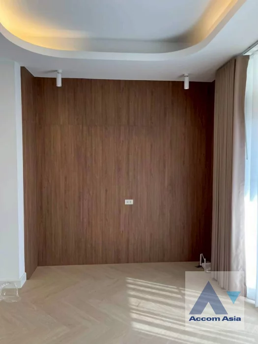 20  2 br Apartment for rent and sale in Sukhumvit ,Bangkok BTS Phrom Phong at Low-rise apartment in the city center AA46274