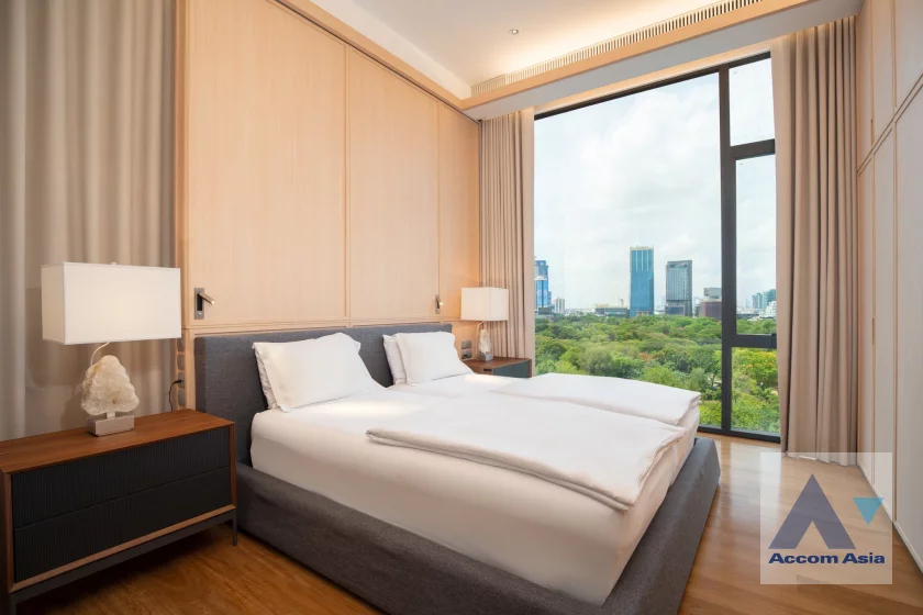6  3 br Condominium For Sale in Ploenchit ,Bangkok BTS Ratchadamri at Sindhorn Lumpini AA46281