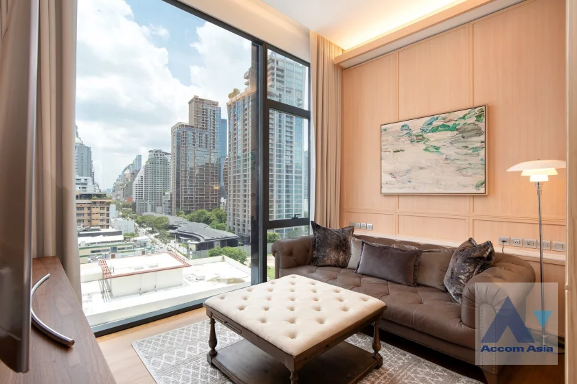 4  3 br Condominium For Sale in Ploenchit ,Bangkok BTS Ratchadamri at Sindhorn Lumpini AA46281