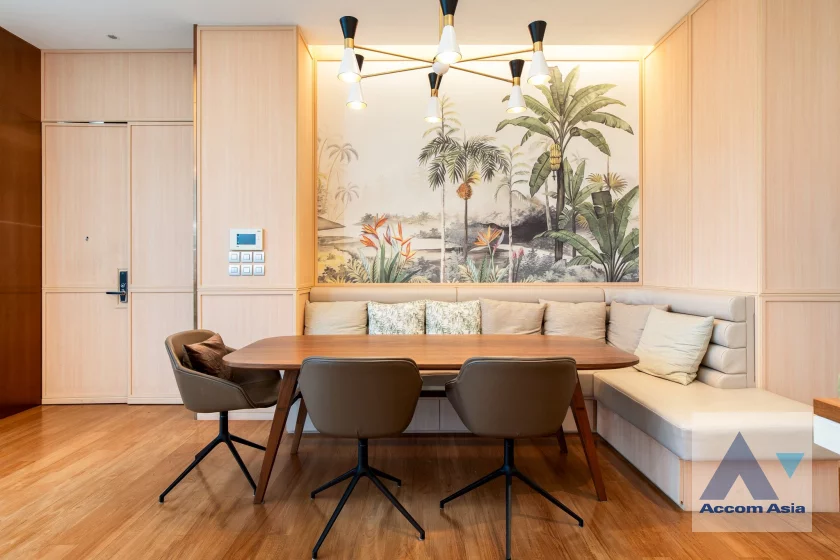 9  3 br Condominium For Sale in Ploenchit ,Bangkok BTS Ratchadamri at Sindhorn Lumpini AA46281