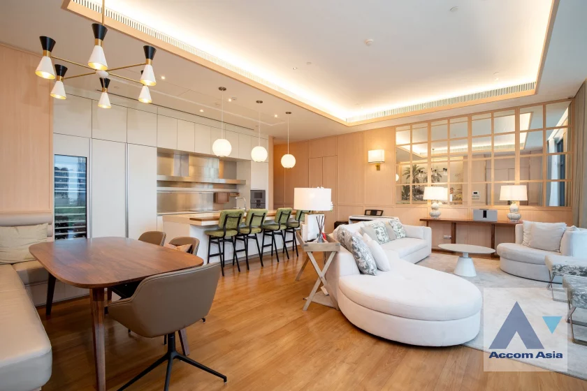  2  3 br Condominium For Sale in Ploenchit ,Bangkok BTS Ratchadamri at Sindhorn Lumpini AA46281