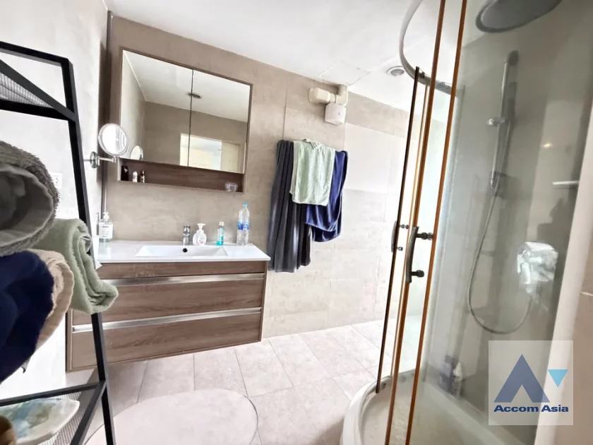 9  2 br Condominium For Sale in Sukhumvit ,Bangkok BTS Thong Lo at JC Tower AA46282