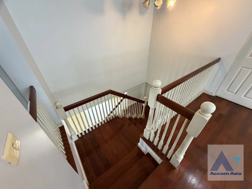 5  4 br House for rent and sale in Pattanakarn ,Bangkok BTS On Nut at Golden Nakara Onnut Motorway AA46286