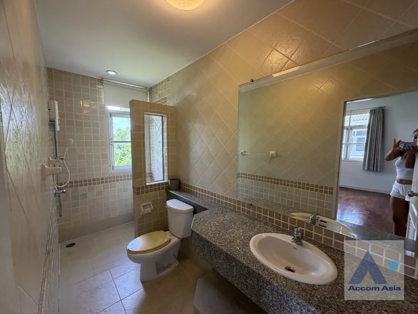 12  4 br House for rent and sale in Pattanakarn ,Bangkok BTS On Nut at Golden Nakara Onnut Motorway AA46286