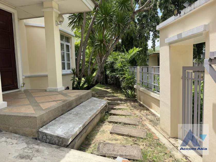 16  4 br House for rent and sale in Pattanakarn ,Bangkok BTS On Nut at Golden Nakara Onnut Motorway AA46286