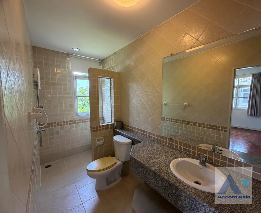 13  4 br House for rent and sale in Pattanakarn ,Bangkok BTS On Nut at Golden Nakara Onnut Motorway AA46286