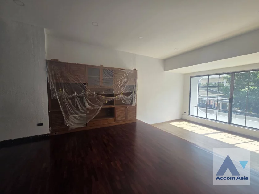 5  4 br Townhouse For Rent in Sukhumvit ,Bangkok BTS Phrom Phong AA46287