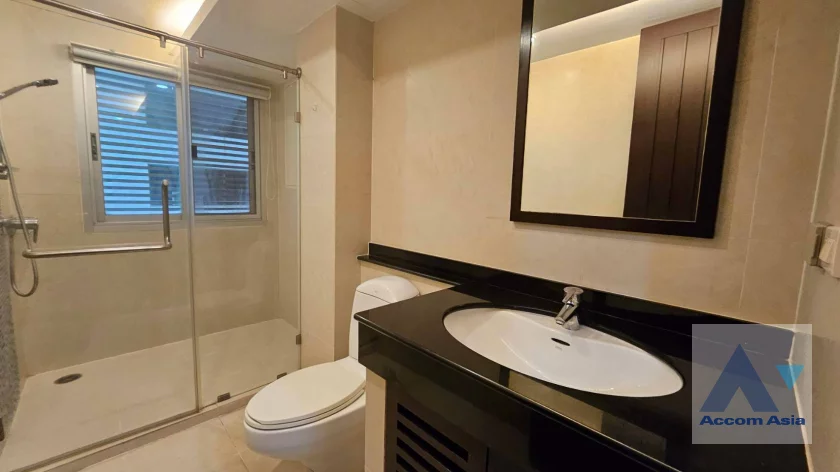 17  4 br Apartment For Rent in Silom ,Bangkok BTS Surasak at High-end Low Rise  AA46291