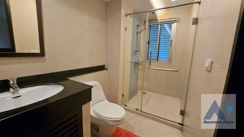 15  4 br Apartment For Rent in Silom ,Bangkok BTS Surasak at High-end Low Rise  AA46291