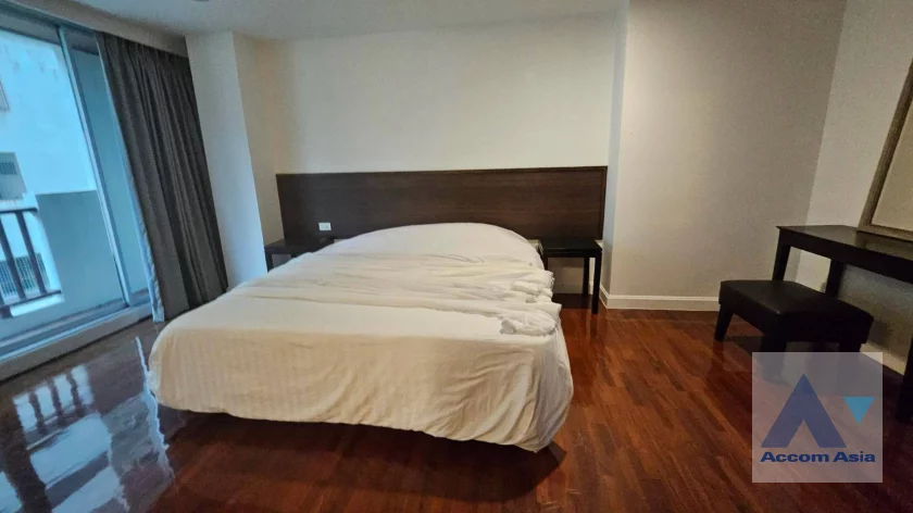 11  4 br Apartment For Rent in Silom ,Bangkok BTS Surasak at High-end Low Rise  AA46291