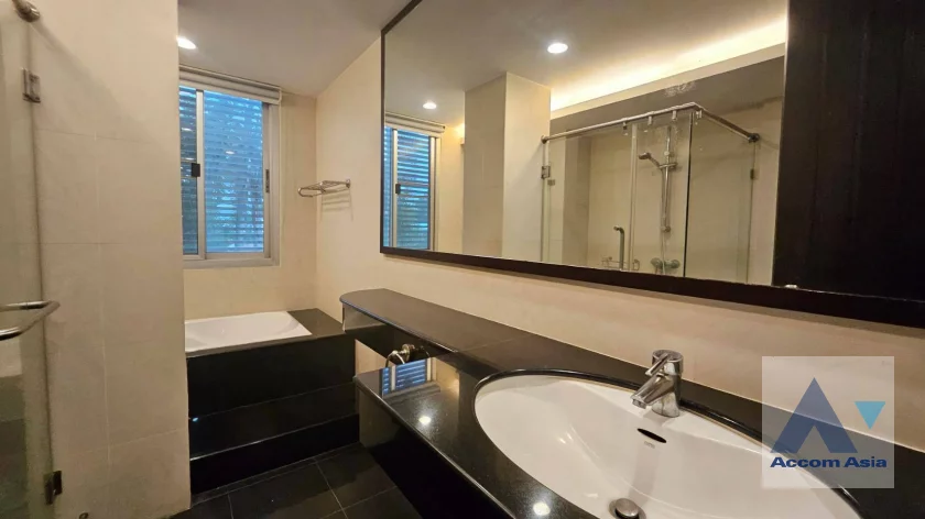 16  4 br Apartment For Rent in Silom ,Bangkok BTS Surasak at High-end Low Rise  AA46291